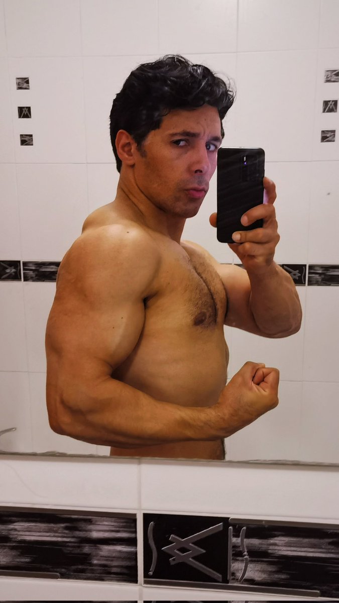 Are my arms big enough yet? 💪🏽