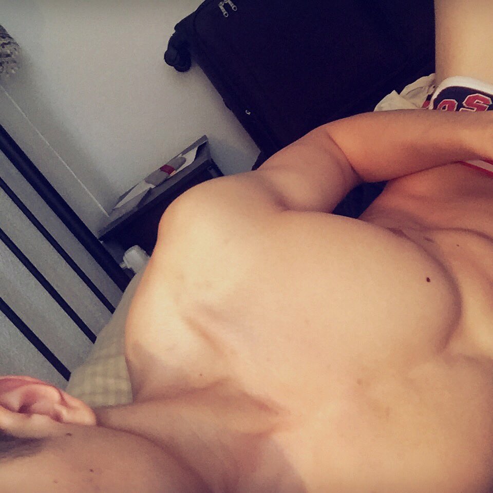 SweetOreo (@nicksunrain) on Twitter photo 