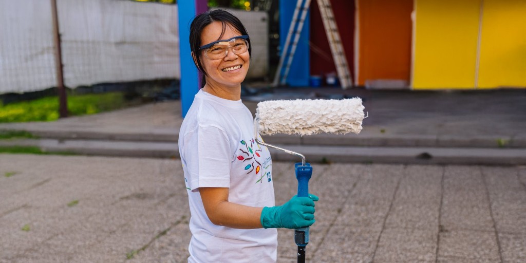 PPG's tweet image. Since writing her college thesis, Terry Warta has been at the forefront of developing high-tech paint film for automotive applications as technical manager at our PPG Advanced Surface Technologies joint venture with entrotech, Inc. 

bit.ly/TerryWarta

#ProtectandBeautify