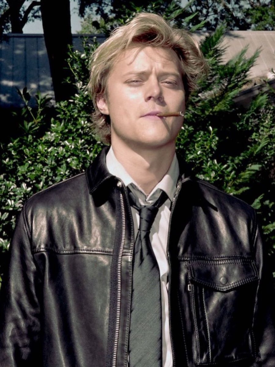 ~Ann 🎧 tweet media