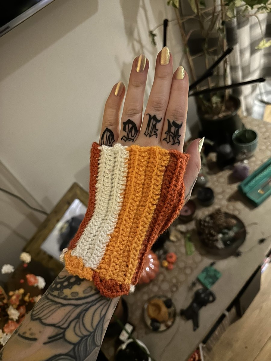 holly crypt 🕷️ tweet media