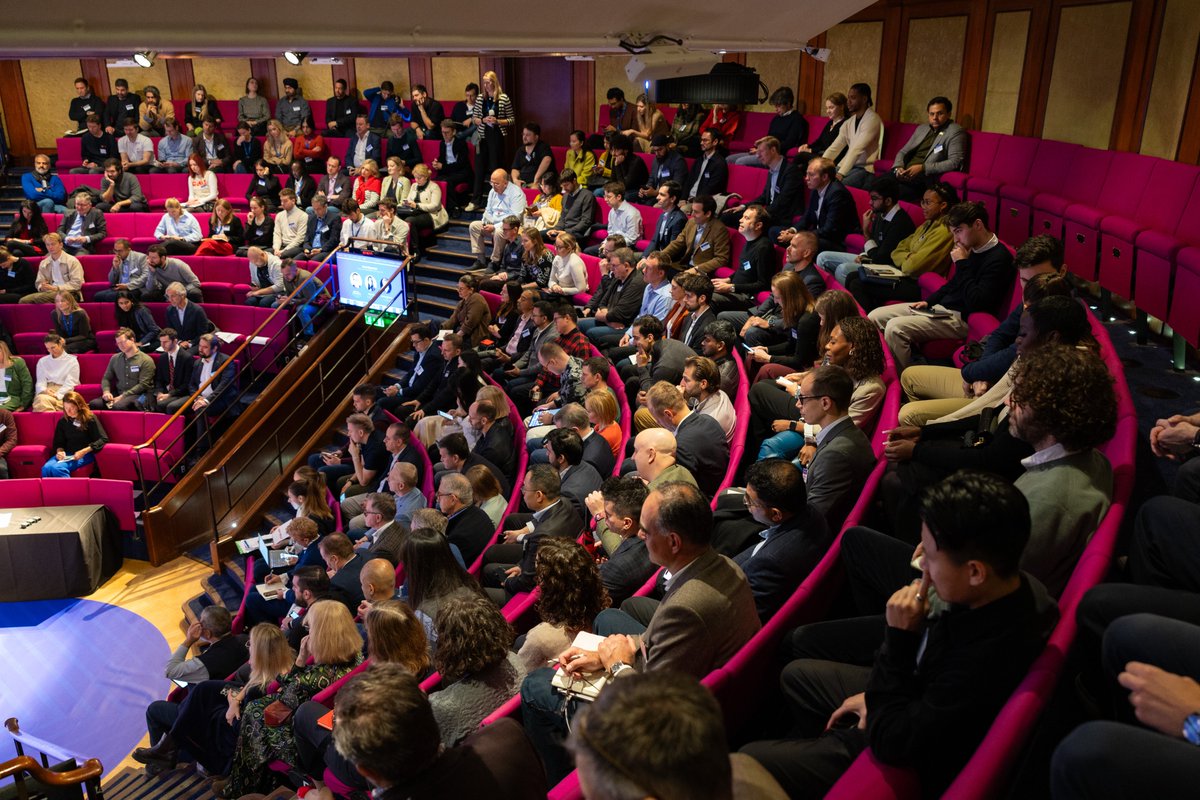 growldnbusiness's tweet photo. 🚀 #GrowSummit Future Horizons Day at The Royal Institution has wrapped up, and what an inspiring day it’s been! 💫

From captivating talks to live demos, we explored the latest in tech – from brain surgery innovations and flying cars to the mind-bending potential of quantum computing, every hot topic was on the table! 🌍💡

Big thanks to our host @OliBarrett and our amazing speakers, and sponsors for making it all possible. 

Now, onto the grand finale: the annual dinner with the world’s top innovators and entrepreneurs!

Here’s to the future! 🌟