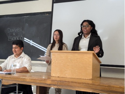 Congratulations to RCC's Noel Nyamewya, who brought home the Top Speaker Award at the Dominican University Debate Tournament on October 27! 
For more info, contact Prof. Andrew Jacobs: Andrew.Jacobs@sunyrockland.edu.

 #SUNY #DominicanUniversity #RocklandCommunity College