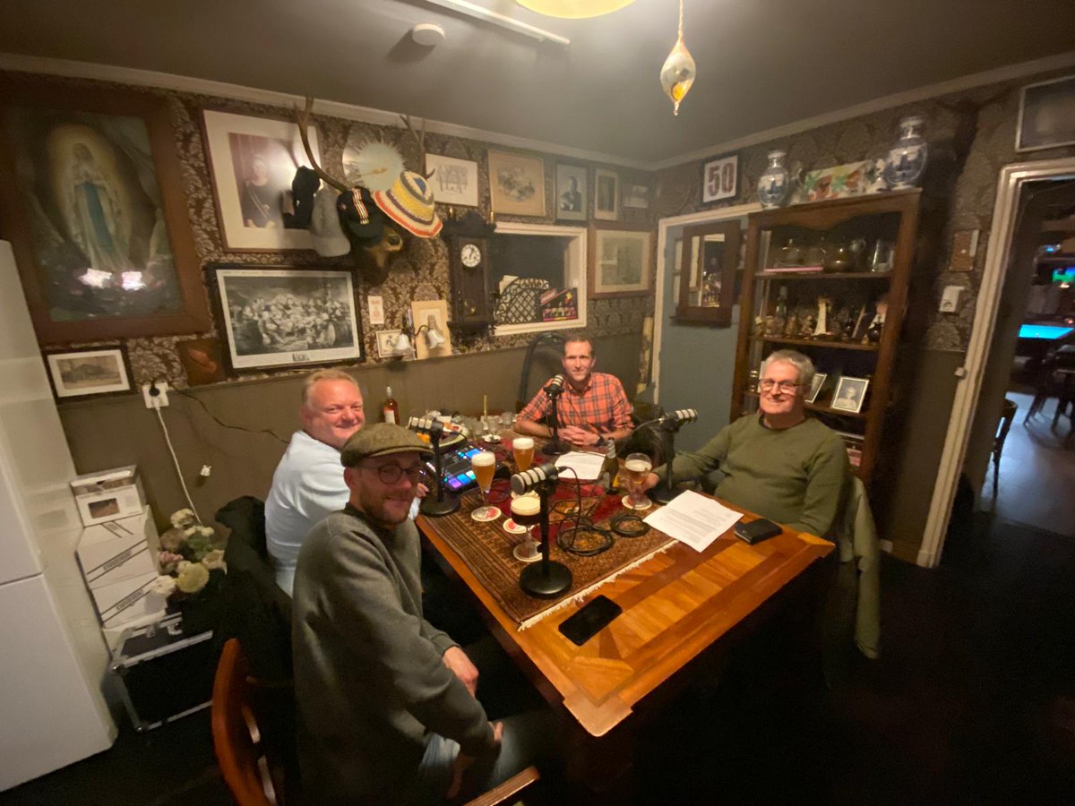 PodcastDeCross's tweet image. Nieuwe week, een nieuwe @PodcastDeCross! We kwamen samen en bespraken de Koppenbergcross en het EK @CXPontevedra 🇪🇸 🇪🇺 van afgelopen weekend! Beluister deze podcast en hoor wie dit keer de "nummer 11" was en wat we komend weekend kunnen verwachten! ➡️ open.spotify.com/episode/4U83Cb…