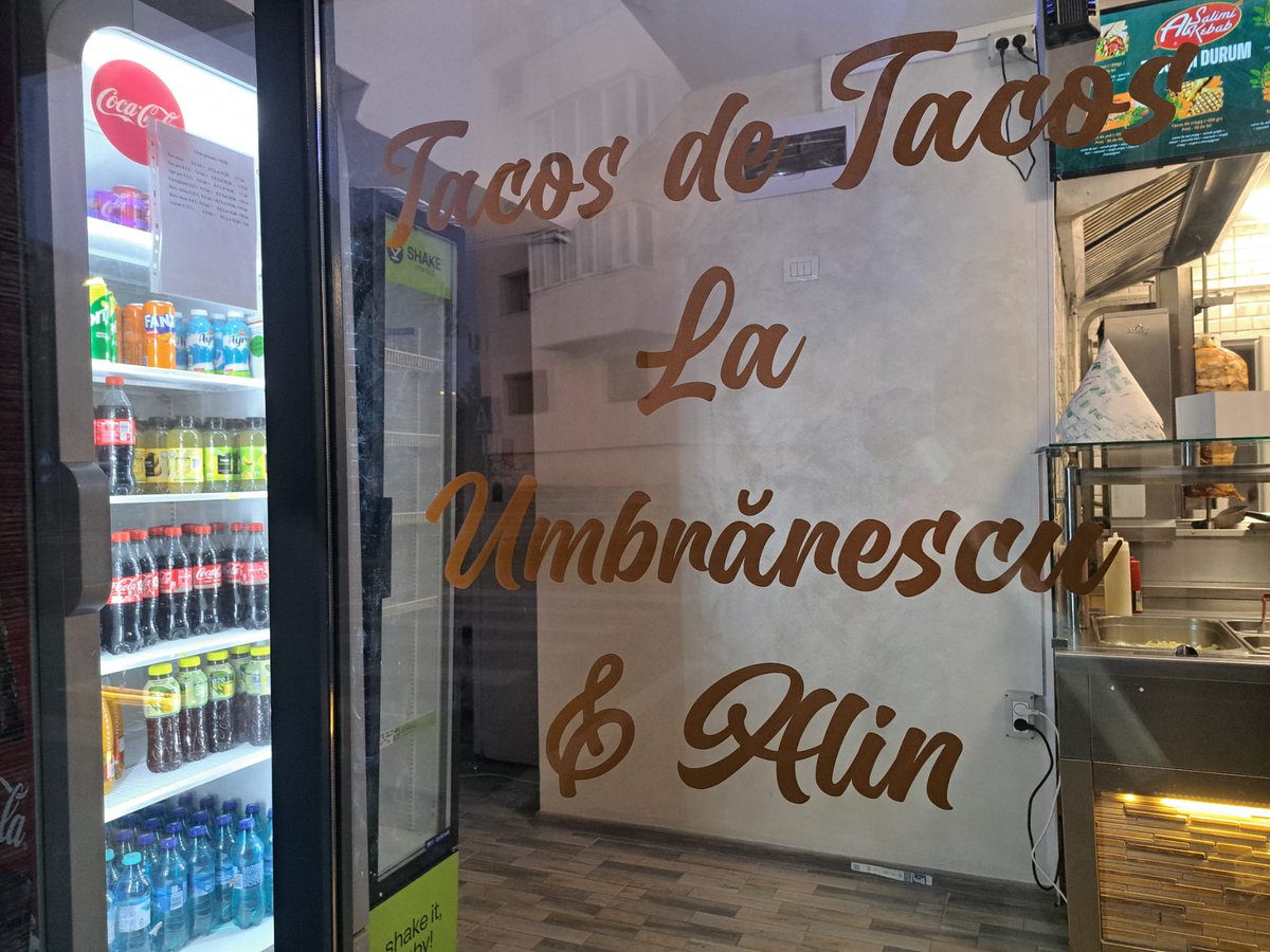 WallSignro's tweet image. Stickerul text decorativ pentru fereastră de la wallsign.ro aduce un plus de stil și vizibilitate oricărui spațiu comercial. Realizat din autocolant durabil și rezistent, acesta poate fi personalizat cu textul și culoarea dorite, oferind un aspect elegant....