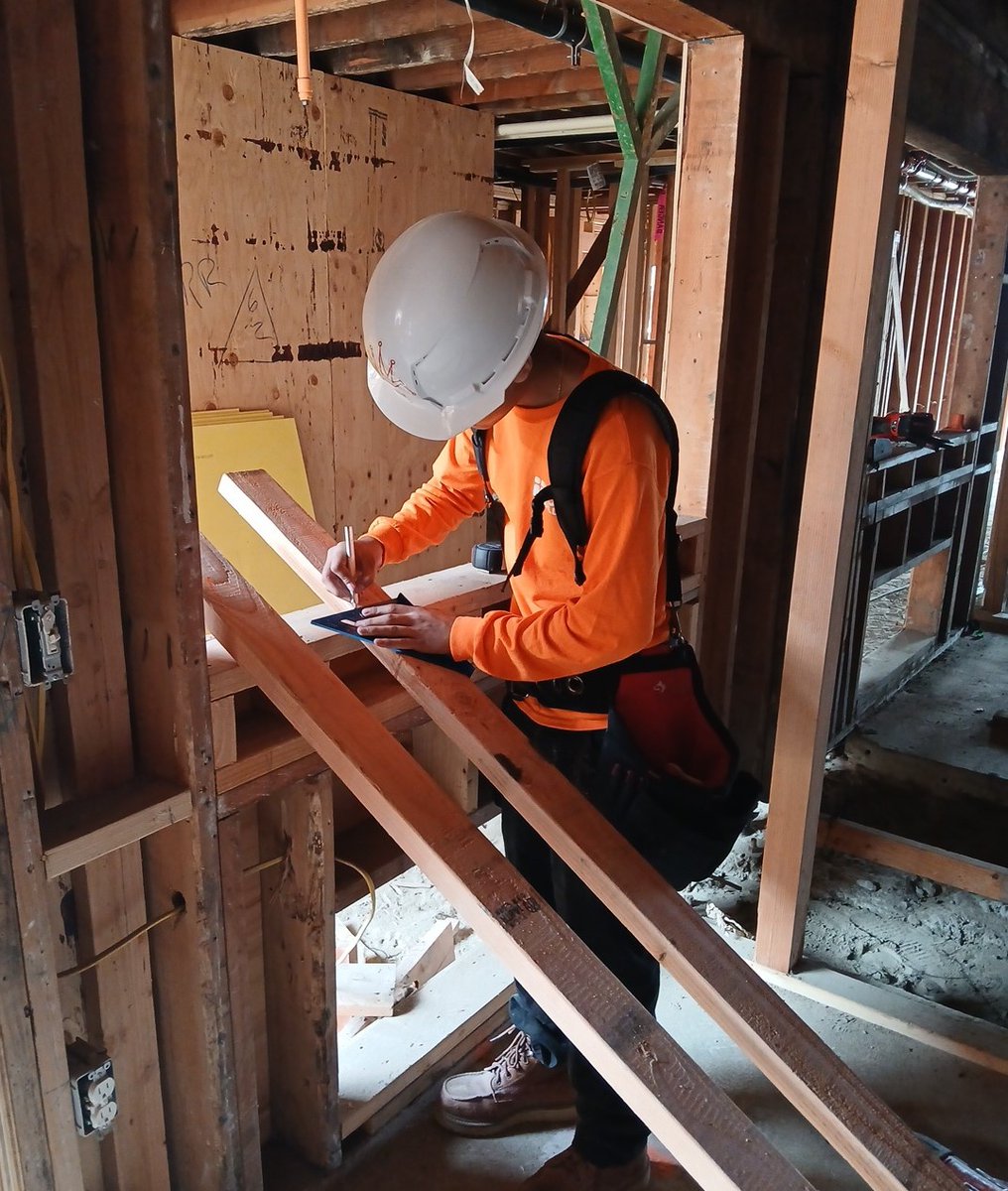 LincHousing's tweet image. After four weeks onsite, YouthBuild participants wrapped up their work on Azure in Anaheim. When complete, this Project Homekey development will provide 87 homes and wraparound services to people who had previously experienced homelessness.

#AffordableHousing
#ProjectHomekey