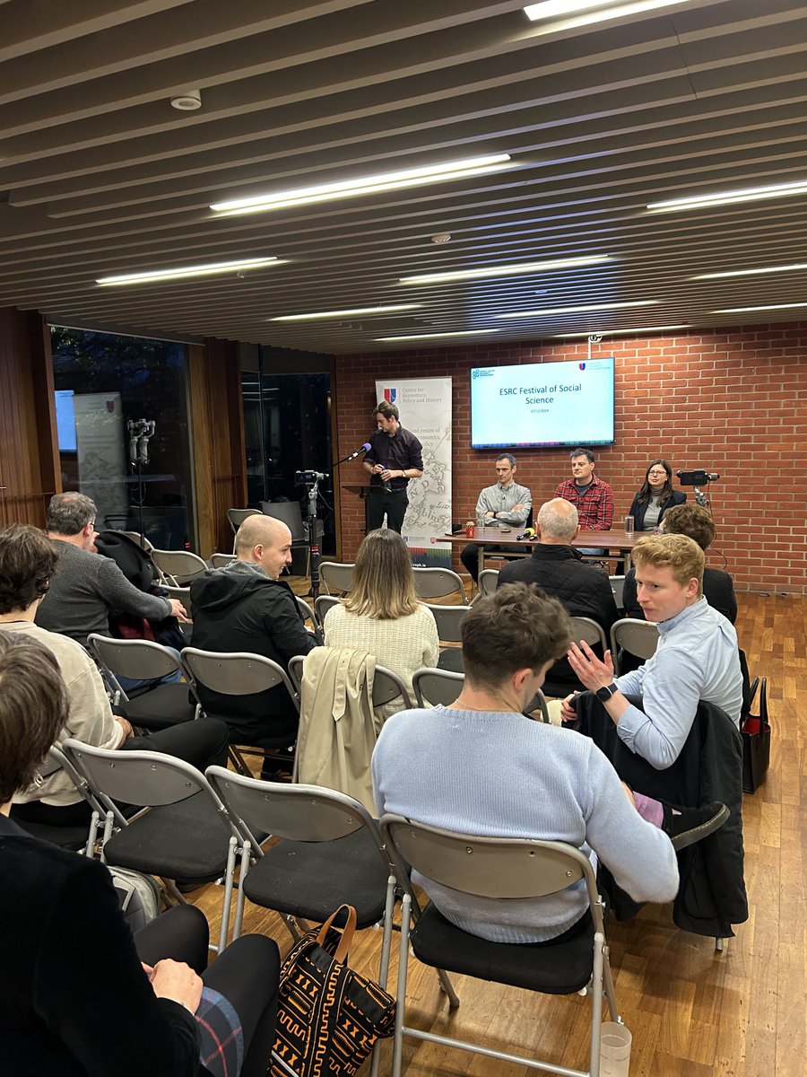 Getting ready to kick off at the Your Vote Matters event at the Lyric Theatre Belfast. Part of the #esrcfestival with ⁦<a href="/ClioChris/">Chris Colvin</a>⁩