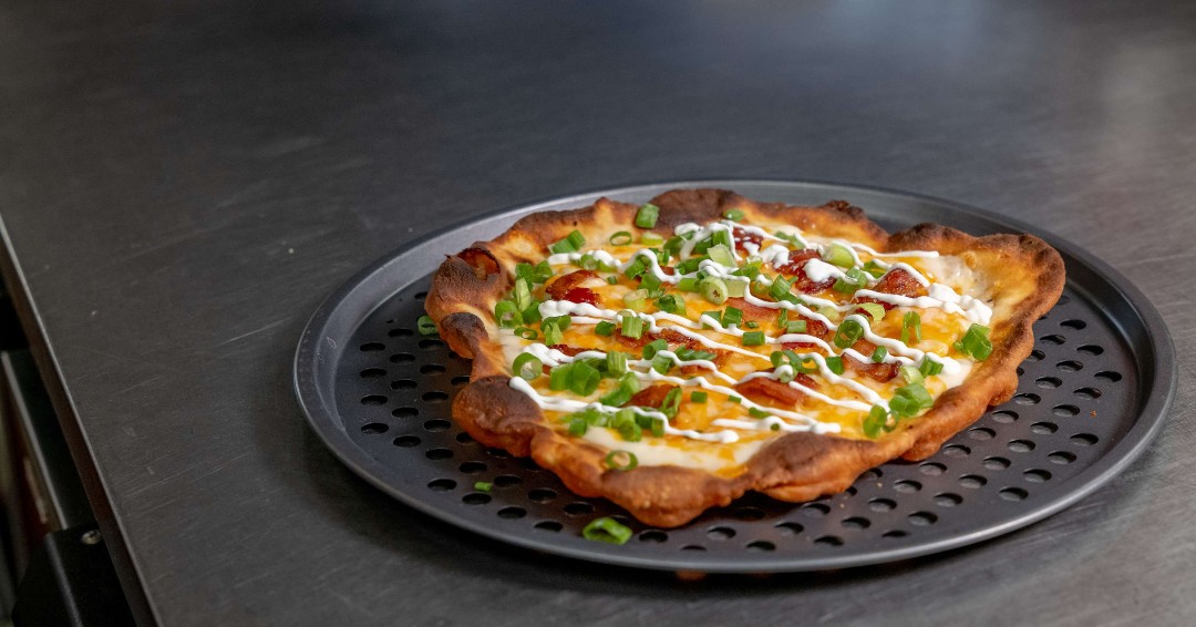 It's Day 4! Stop by to try The Spudfather before Pizza Week is over!

This Pizza is sure to make you leave wanting more, the 6 Cheese Blend is the ultimate finishing touch!
#eatlocal #ilovecahrleybs #PizzaWeek #ExploreMW