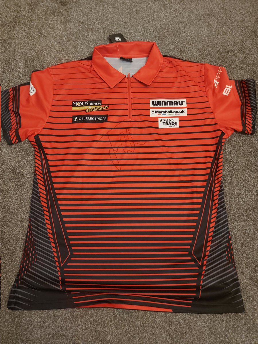 Cheers to <a href="/DanDartsDawson/">Dan Dawson</a> and the guys <a href="/OfficialPDC/">PDC Darts</a> for this beauty! It's just a myth that they never send the prizes out I promise! And also <a href="/TheAsset180/">Paul Nicholson</a> for winning that game they played which I obviously remember really well! Cheers guys!