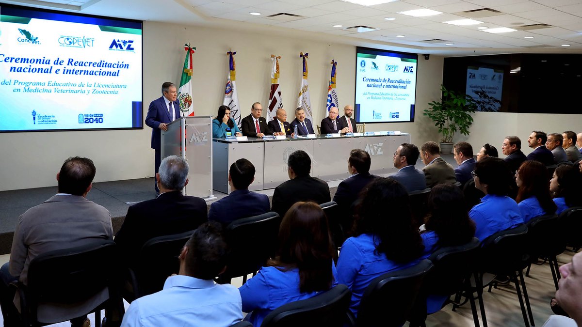 CopaesMx's tweet photo. @CopaesMx felicita al rector Santos Guzmán López, y a la gran la comunidad  la @uanl por obtener merecidamente la reacreditación nacional e internacional de la Licenciatura en Medicina Veterinaria y Zootecnia otorgadas por el @CONEVETmx y el COPEVET @AcaVetMexicana https://t.co/lFVhPtNXRc