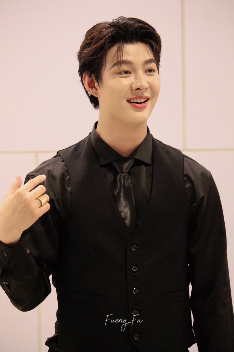 สุดหล่อ All black วันนี้ 😘🥰

SAINTPOOM TLHL2024
#ThailandHeadlinesxIDF 
#ppoomntp_ #Saint_sup
#ภูมที่ไม่มีสระอิ #MingEr