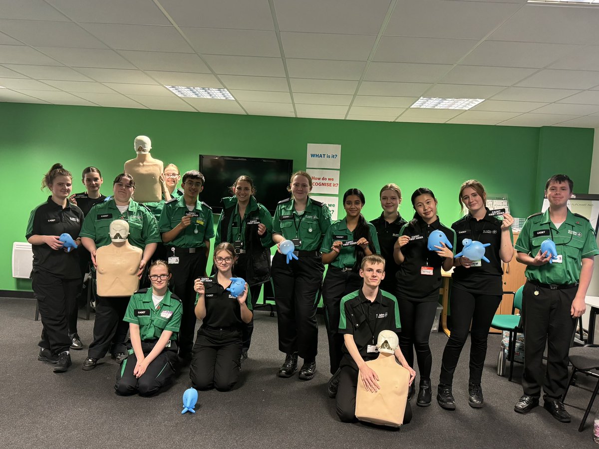 SueAyre3's tweet photo. Devon COFA training 👍✅ Bonfire night at Ottery St Mary- Busy Devon ! 

@StJohnEngland  @SJAYouthEng  @stjohnambulance https://t.co/5mCd2T1iAY