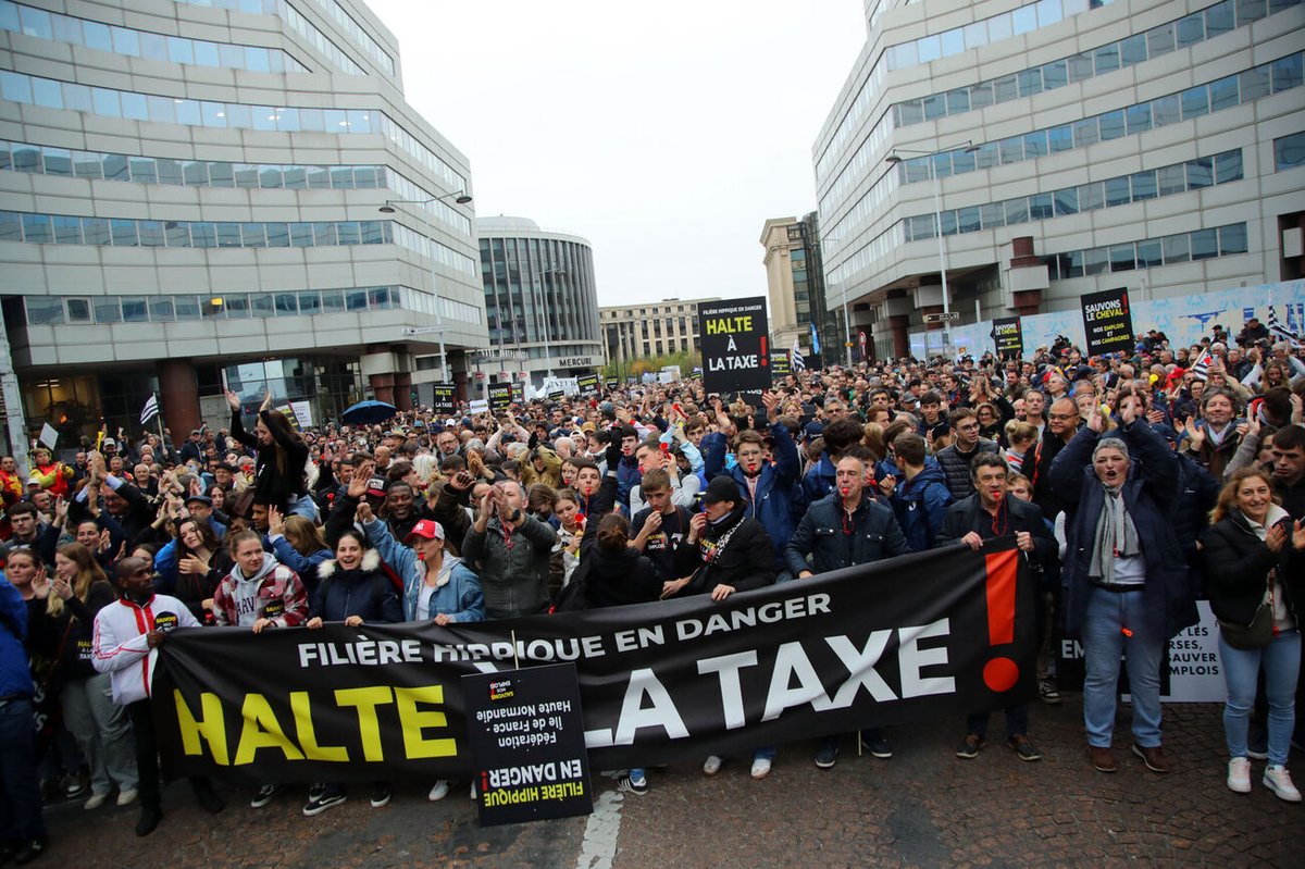 ✅Une mobilisation sans précédent pour une manifestation qui restera dans les mémoires 👏

#HaltealaTaxe <a href="/LeTrot/">Trotteur Français</a> <a href="/francegalop/">France Galop</a> <a href="/AEDG_fr/">Association des Entraineurs de Galop</a> @ContactSEDJ <a href="/Fedeeleveurs/">Eleveurs du galop</a> @AssoJockeys @AFASEC_officiel #haltealataxe <a href="/SyndicatPropG/">PropriétairesGalop</a> <a href="/Fedeprogalop/">Proprietairesdugalop</a>  (Credit : Scoodyga)