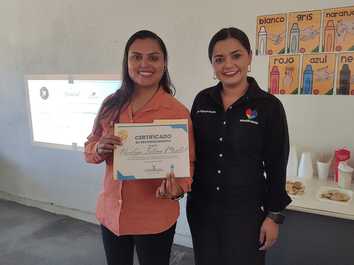 cjpmsonora's tweet photo. 🟠🟣 Acude personal de psicología del Centro de Justicia para las Mujeres (CJM) de Hermosillo a impartir charla sobre “El Manejo de Emociones en Adultos”👨👩🫂, como parte del Taller Escuela Para Padres. https://t.co/Izbogdb0Bd