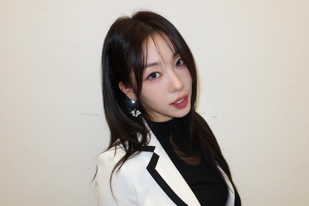AnnataliaBrasil's tweet photo. 📲: [INSTA] yr_ahy em nova publicação:

#ANNATALIA #아나탈리아 #TIMETURNER #타임터너 https://t.co/x3bZqgmQwK