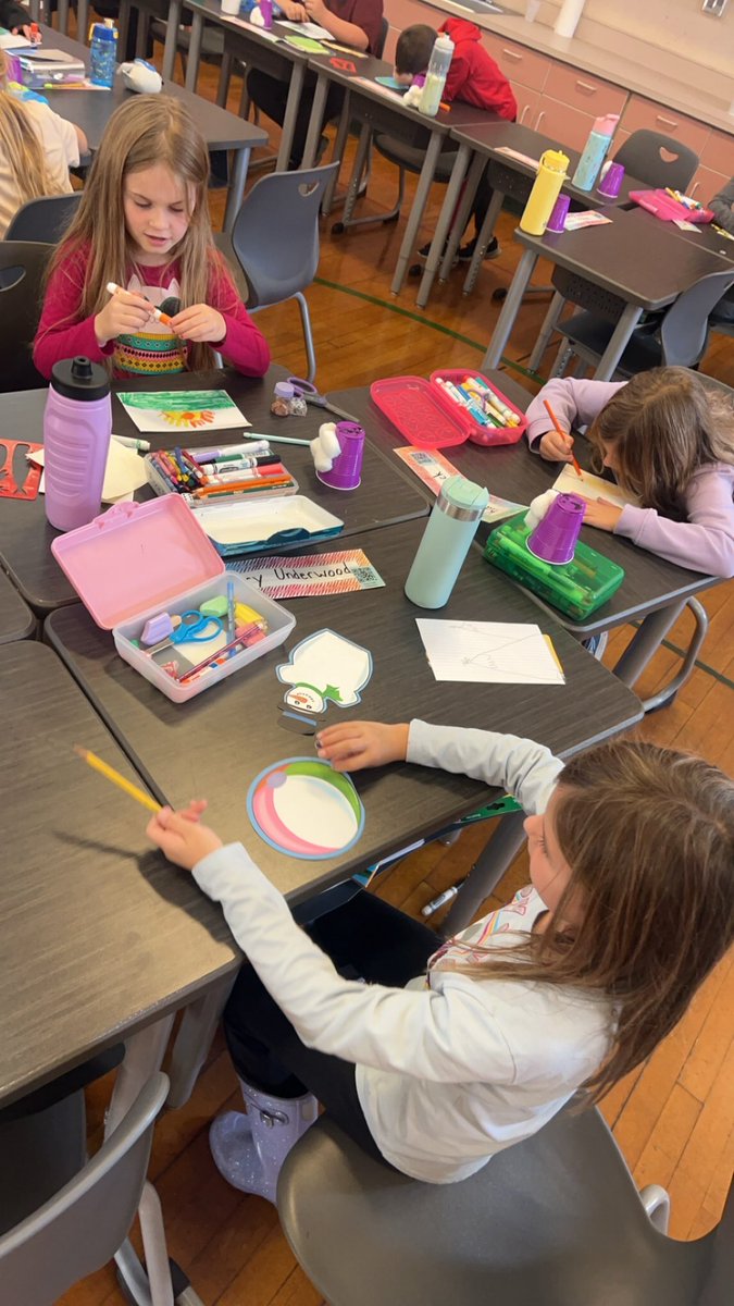 Kate Neigebauer CES tweet media