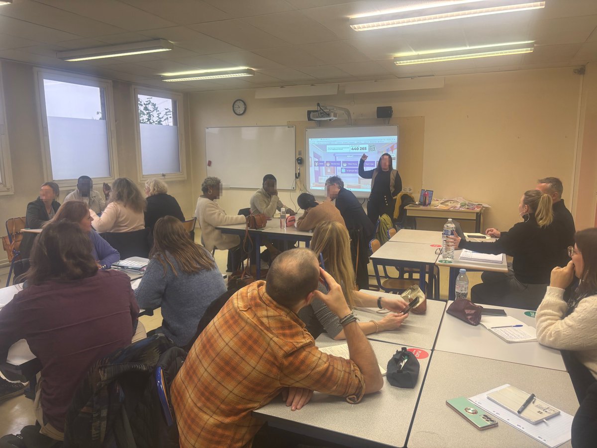 🔔Réforme des lycées pro : séminaires départementaux oct/nov ! Aujourd'hui c'était le 9⃣2⃣ à l'inspé de Versailles (Antony) sur les mesures pour renforcer les savoirs fondamentaux et choix d'options. 
📸Une journée riche en échanges et en collaboration. Merci aux enseignants🙏1/3