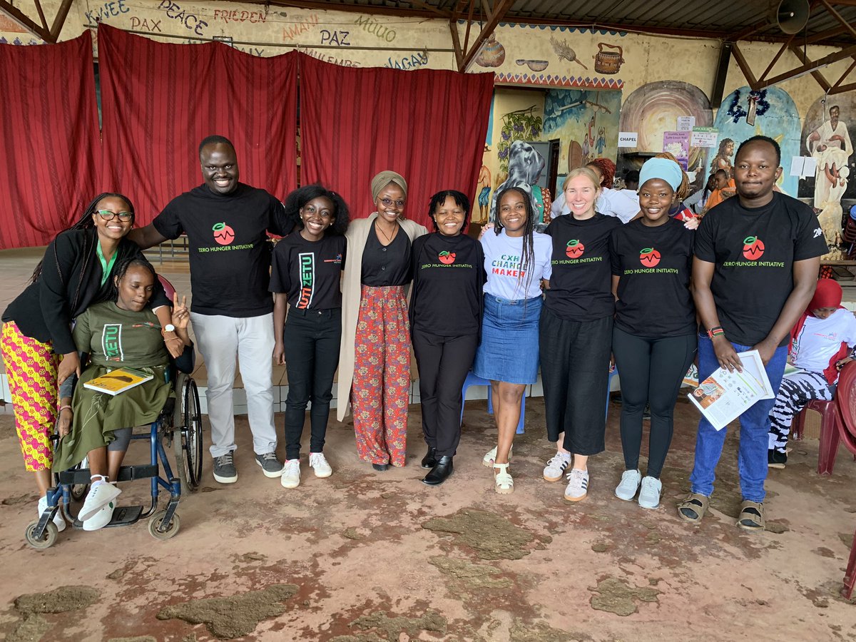 Liz_Kimani's tweet image. An amazing day it was! In 3 different places physically, even with a change of clothes to suit purpose! 

Early morning as a panelist at the #AgroecologySymposiumKe organized by @PelumKenya w/ @aphrc. Then on studio at @koch_fm, then at #Plot10 w/ @SautiZetu254 Korogocho. 

At