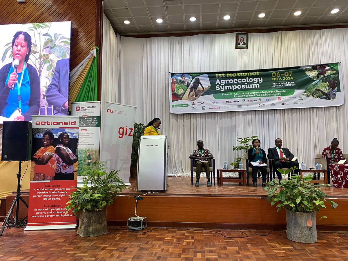 Liz_Kimani's tweet image. An amazing day it was! In 3 different places physically, even with a change of clothes to suit purpose! 

Early morning as a panelist at the #AgroecologySymposiumKe organized by @PelumKenya w/ @aphrc. Then on studio at @koch_fm, then at #Plot10 w/ @SautiZetu254 Korogocho. 

At