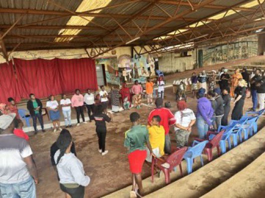 Liz_Kimani's tweet image. An amazing day it was! In 3 different places physically, even with a change of clothes to suit purpose! 

Early morning as a panelist at the #AgroecologySymposiumKe organized by @PelumKenya w/ @aphrc. Then on studio at @koch_fm, then at #Plot10 w/ @SautiZetu254 Korogocho. 

At