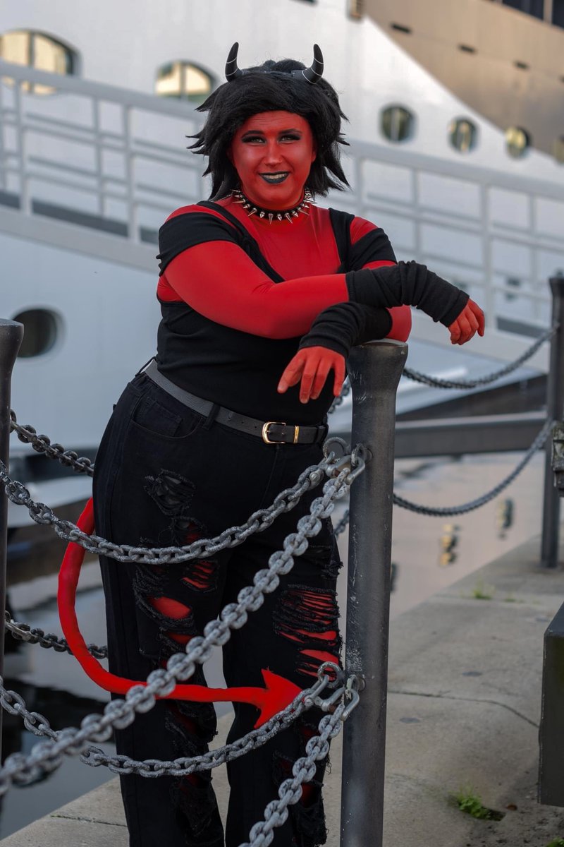izzyshands's tweet photo. It’s everyone’s favourite Wrathian, Millie❤️💋🪓

This shoot was so much fun and I’m so happy with how the pictures came out! I can’t wait to share more of them 🥰

📸: penelopeshootscosplay 

#HelluvaBoss #MillieHelluvaBoss https://t.co/7FXlWljL8F
