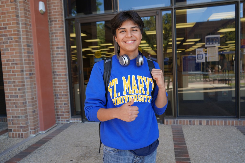 StMarysU's tweet image. We will always remain true to our Gold and Blue. #SpiritThursday #ThrowbackThursday #FamilySpirit