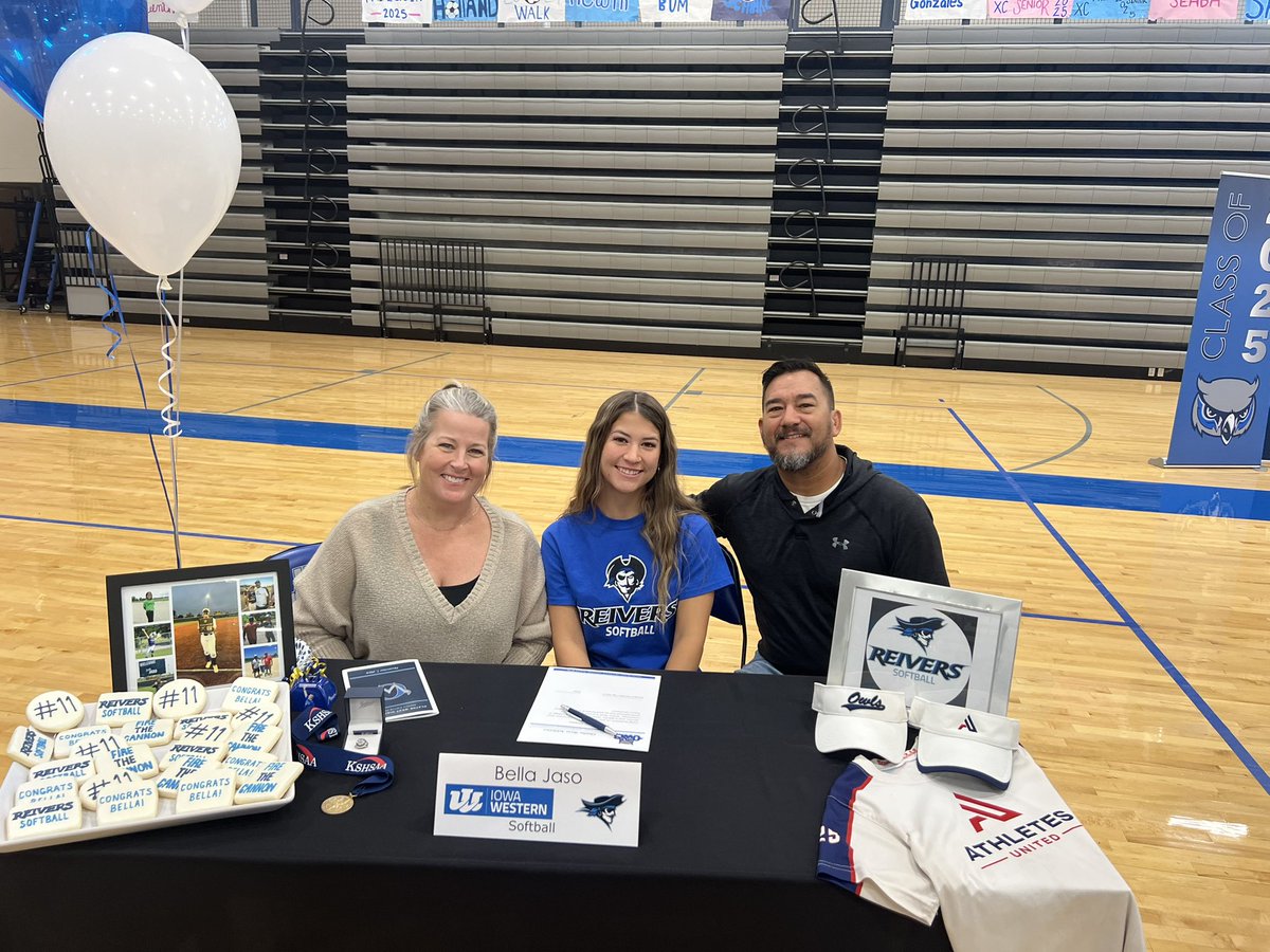 Congratulations <a href="/bella_jaso/">Bella Jaso</a> on your commitment to <a href="/ReiverSoftball/">Reiver Softball</a> ! 
They are getting one of the best teammates and humans! <a href="/AUFastpitch18U/">Athletes United KC</a>
