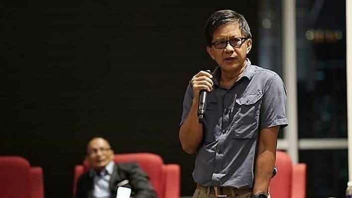 Negara ini perlu literasi, Bahkan untuk menghinapun kalian tidak terdidik.

(Rocky Gerung)