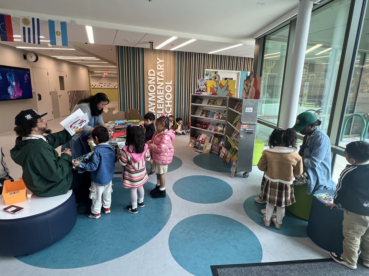 Raymondlibrary1's tweet photo. Today at Raymond Elementary, our preK classes previewed the Scholastic Book Fair! πβ¨ They made their wish lists for the official fair starting tomorrow, November 8-15! Let the reading adventures begin! ππ #RaymondElementary #BookFairFun π@dcpublicschools @DcpsLibrary https://t.co/O0wUybYDbM