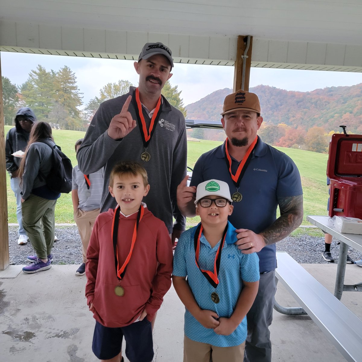 Congrats to our Fall Finale winners! Check out this month's newsletter for more...

conta.cc/40JaLNp

#golf4life #firstteetricities