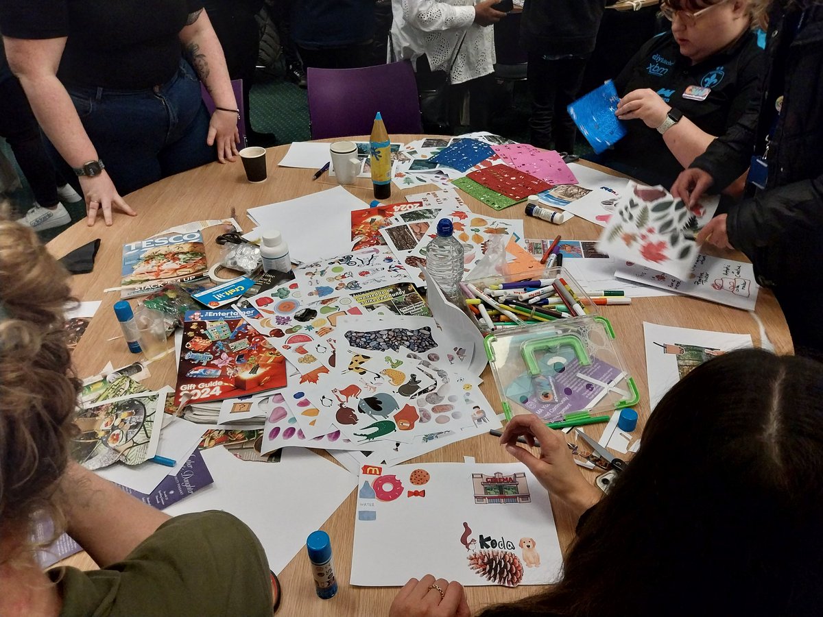 WorkLbu's tweet image. Thank you to everyone who came today @BARCALeeds @YouthWorkUnit @YouthServiceENE @YouthBradford @Paulsavage0 @YouthAssocUK @HamaraCentre @Chilypep @woodcraftfolk @VRyouthwork
And many many more 😍💙💛