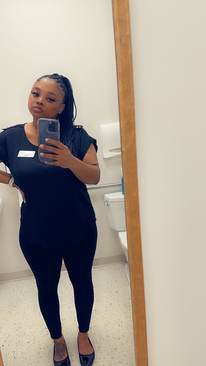 Bathroom selfie 🙄