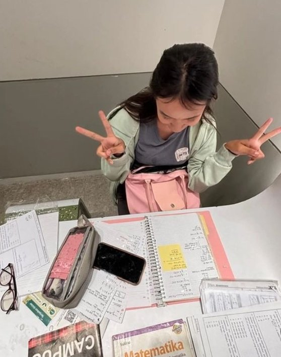 struggleaze's tweet image. life recently ‧₊˚❀༉‧₊˚. 
#azakaprogress. 🪞