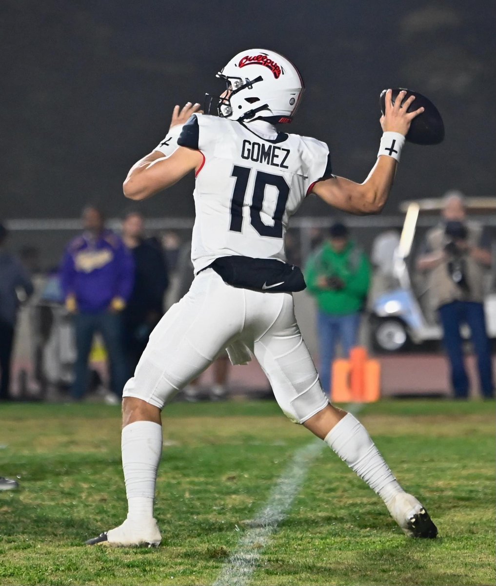 FootballHanford's tweet photo. 𝘚𝘯𝘢𝘱𝘴𝘩𝘰𝘵𝘴 𝘧𝘳𝘰𝘮 𝘍𝘳𝘪𝘥𝘢𝘺 📸 

#DoYourJob🧰 | #PupSzn🐾 https://t.co/EwN5AhuGkb