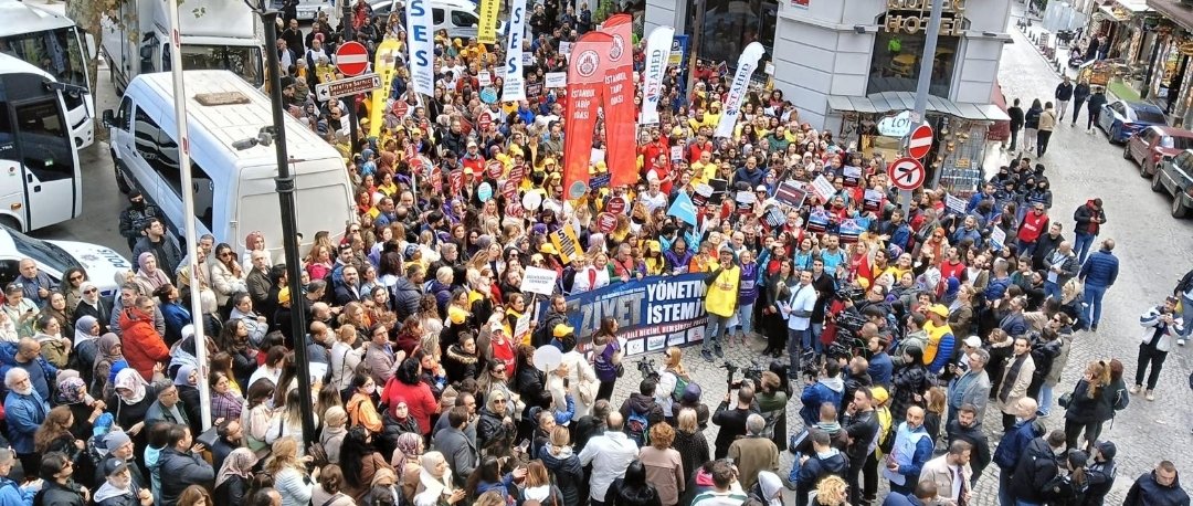 dayanismasen's tweet photo. Birlik ve Dayanışma Sendikası olarak İstanbul'da paydaş STK'lar ile birlikte 5-6-7 Kasım iş bırakma günlerinde Çemberlitaş, Beşiktaş ve Kadıköy'de basın açıklamaları gerçekleştirdik.
#asmlerkapalı https://t.co/dhHgpqjBgi