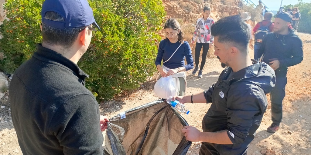 TPI_Composites's tweet image. Our Türkiye team’s Nature Club hosted a nature walk and cleanup event, promoting teamwork and sustainability while supporting environmental protection and the community. #mytpi #EnvironmentalCleanup #TeamBuilding #EcoFriendly #tpiTürkiye