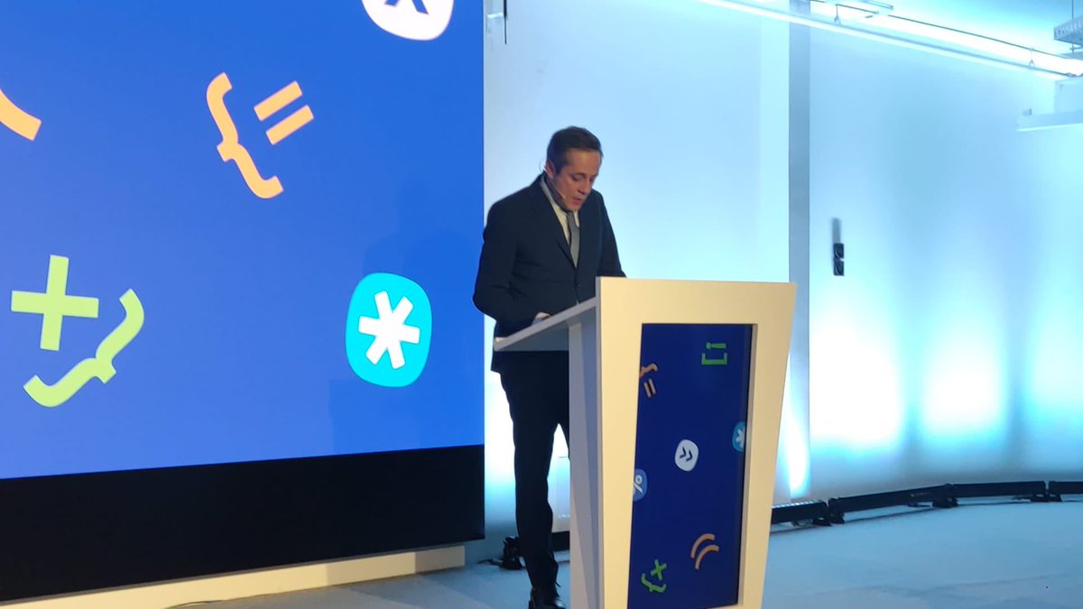 eoi's tweet photo. @bayonlopez @SamsungEspana 🗣️ "Es un placer estar en la apertura institucional de la 15ª ed. del @SamsungEspana DeveloperDay 2024, organizado por el equipo de Samsung España. Con quienes, además, hemos entablado unas excelentes relaciones y ampliado diversas líneas de colaboración" @bayonlopez 

#SDD2024 https://t.co/dwgt5VaVdv