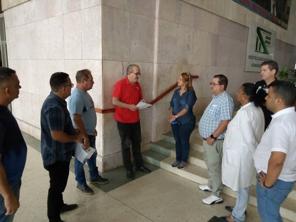MINSAPCuba's tweet photo. 🩺Equipo de trabajo del @MINSAPCuba, junto a la viceministra primera @TaniaMCruzHdez, recorre instituciones de la capital para constatar el proceso de recuperación tras el paso del huracán Rafael.
🏥 @HCQ_Ameijeiras 
🏥 @CardioDir 
🏥 Hospital pediátrico Borrás Marfán. https://t.co/PNmG0zDDkW
