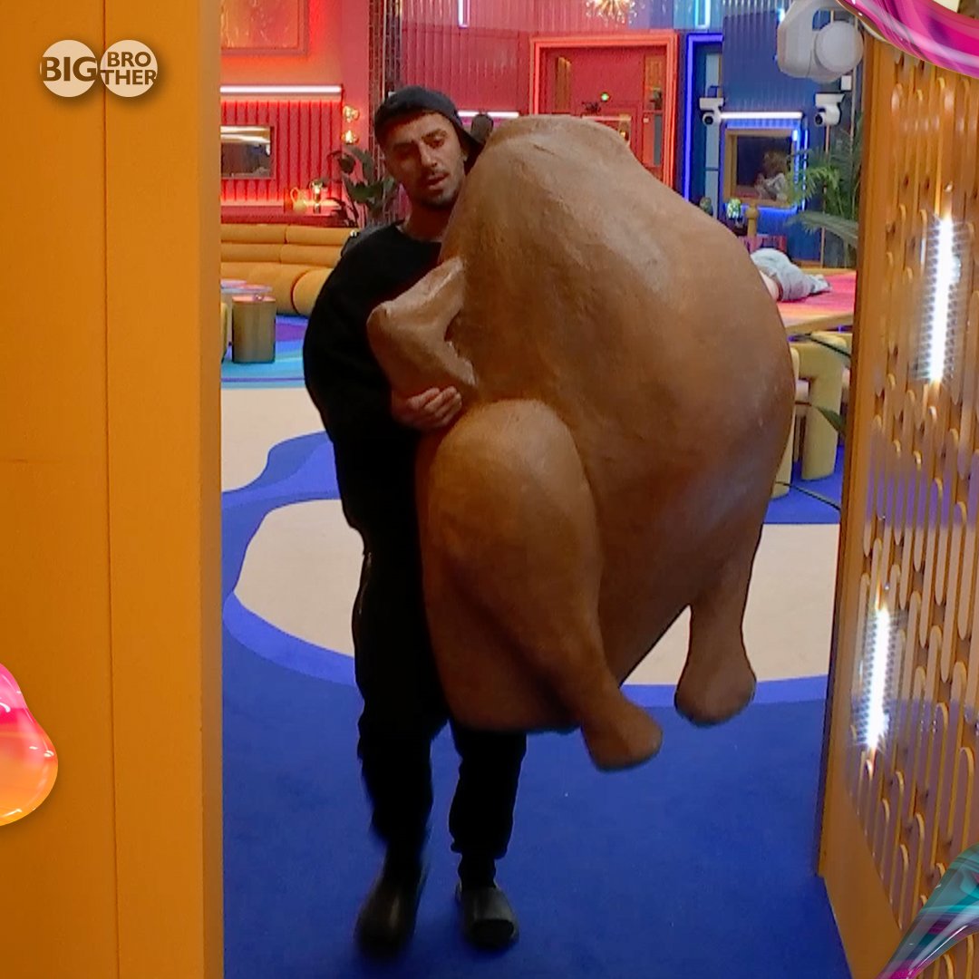 ZainebPti's tweet photo. A great dad 😁 #BBUK https://t.co/n6CRDj6r7c