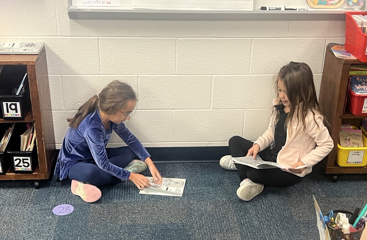 awlsmo's tweet photo. Buddy reading is the best! #communicationandcollaboration #POG https://t.co/ATsqOkGXkf