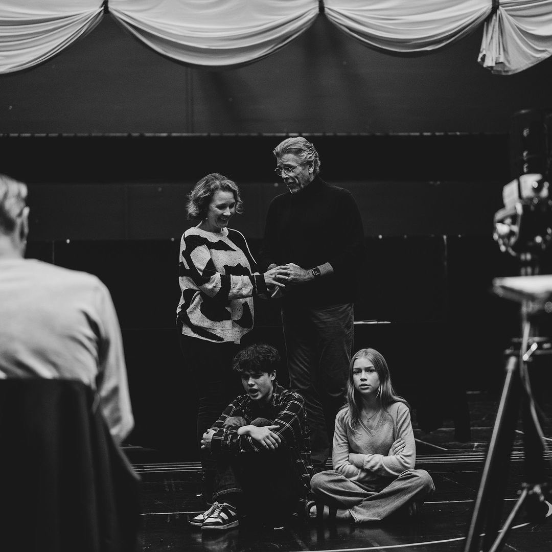 Thomas Hampson (@thomashampson) on Twitter photo Putting a world premiere on its feet is no small task, but it is an endlessly enjoyable one! Here’s a peek into rehearsals for Fanny and Alexander at <a href="/LaMonnaieDeMunt/">La Monnaie De Munt</a>. Putting a world premiere on its feet is no small task, but it is an endlessly enjoyable one! Here’s a peek into rehearsals for Fanny and Alexander at <a href="/LaMonnaieDeMunt/">La Monnaie De Munt</a>.