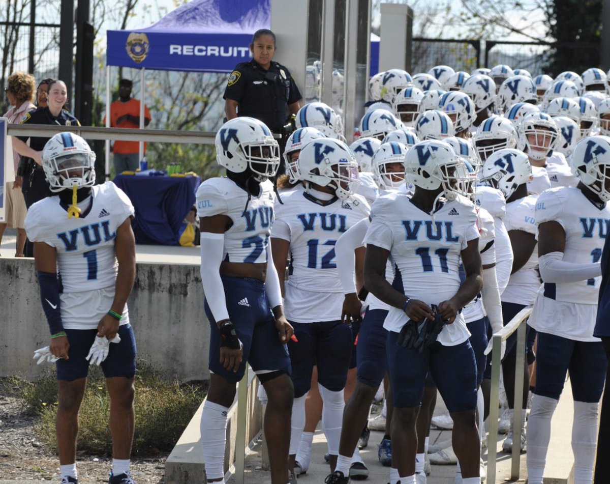 Blessed to receive a offer from Virginia university of Lynchburg 🙏🏾
<a href="/TNewamn/">Head Football Coach VUL Tim Newman</a>