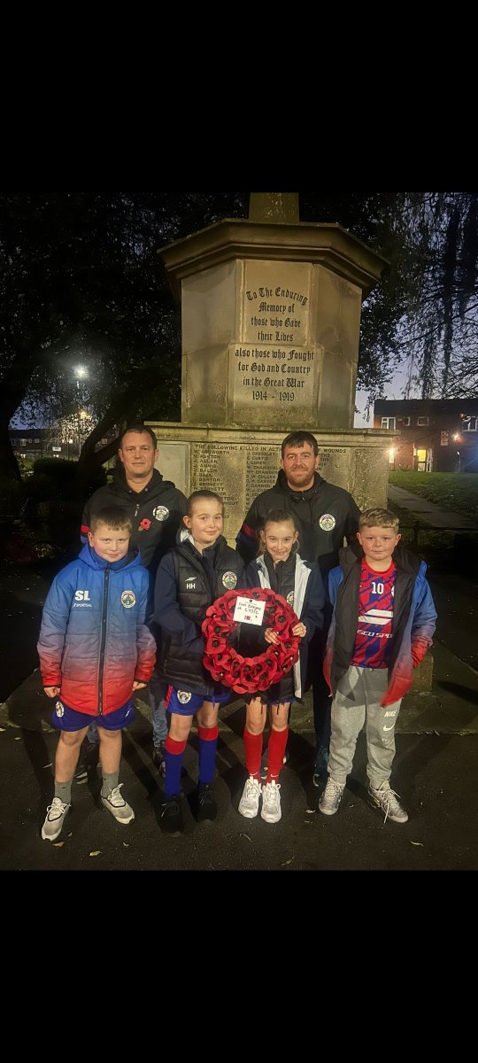 Lest we forget 💙❤️⚽️ @Collyhurst Youth JFC paying our respects at the Collyhurst War Memorial.