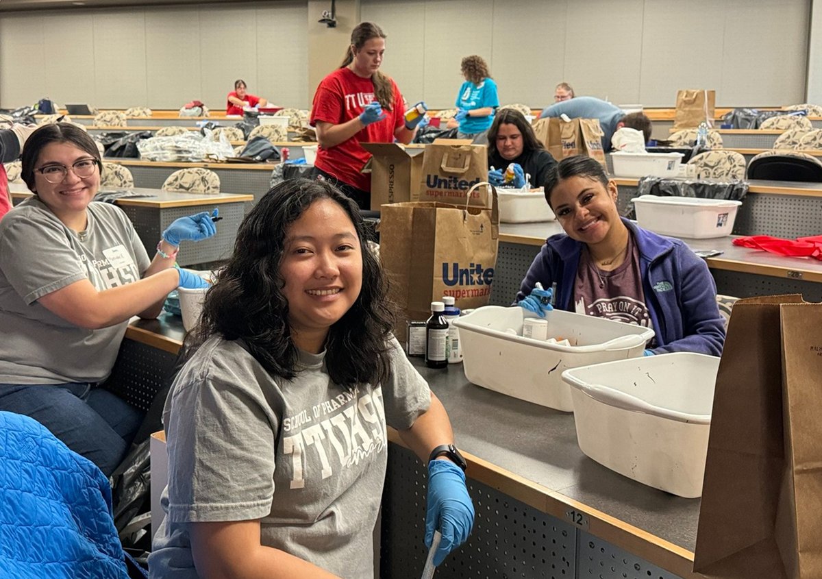 TTUHSC's tweet photo. Volunteers conducted a successful #MedicationCleanout this month at the #Amarillo campus. During the four-hour event, 334 cars dropped off 1,226 pounds of unused or expired medications and 294.5 pounds of sharps for appropriate disposal! https://t.co/JS1skShx30