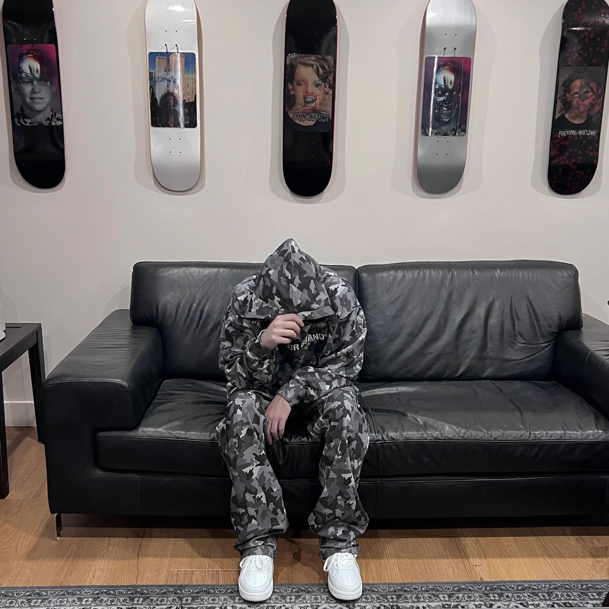 FUCKURBRAND's tweet image. site unlocks Friday 11/8 @ 12pm PT 3pm EST fuckyourbrand.com