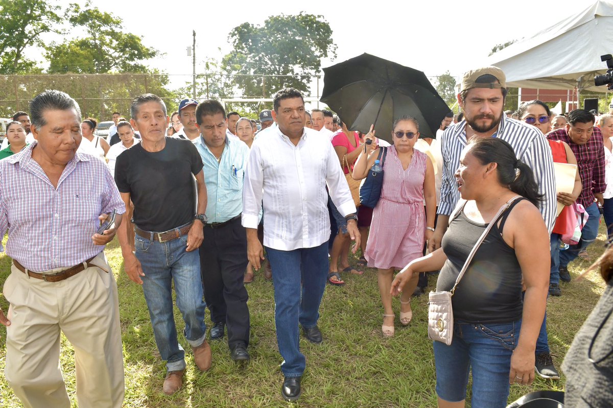 TabascoJavier's tweet photo. Llegamos a Guatacalca, Nacajuca, con todo el Gabinete del @Gobdetabasco y representantes del @GobiernoMX. Atendemos a todas las personas, hasta el último que llegue. Que nadie se quede atrás ni nadie se quede afuera. https://t.co/L8ahQpudhP