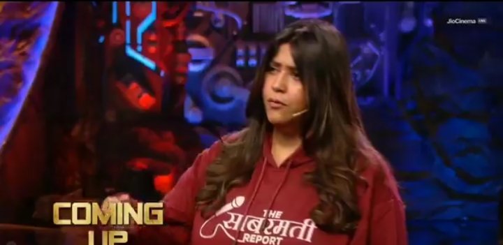 Kriti_40's tweet image. Ekta Kapoor is just here to prove #ChahatPandey wrong,when she wasn't even at fault!Every week, #BiggBoss sends an assistant to clean up their ladla's image,leaving the real issues ignored.Why no talk about Chahat's character assassination? This is straight-up bias!  #BiggBoss18