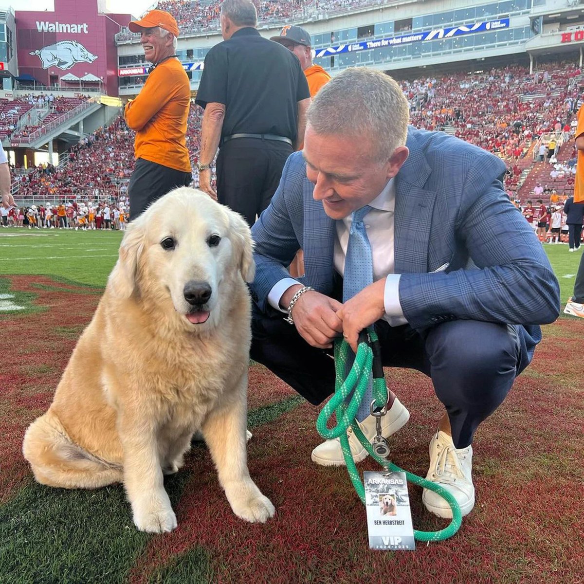 <a href="/KirkHerbstreit/">Kirk Herbstreit</a> Dogs are family. Dogs are best friends. 

America will remember Ben as a legend. He made so many people happy. 

He is looking down smiling at you ❤️