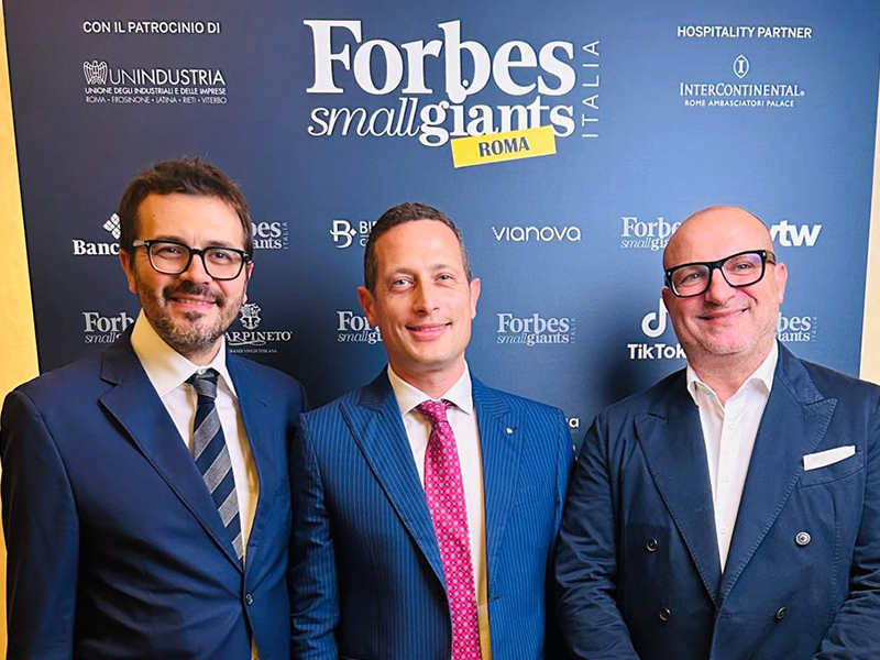 📸 #SmallgiantsItalia, a #Roma gli imprenditori della nostra #PiccolaIndustria protagonisti nell'evento a cura di <a href="/ForbesItalia/">Forbes Italia</a>. 

Il Presidente PI <a href="/cridio/">Cristiano Dionisi</a>:
🗣️ “Crescita dimensionale aspetto determinante nella nostra regione”.

#7Novembre #PMI #Unindustria