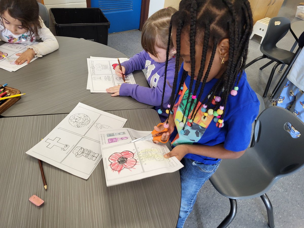 Marzipan1969's tweet image. We are working on Remembrance Day booklets today - fine motor skills (cutting, colouring), literacy (reading &amp;amp; writing our names), social skills (working together) &amp;amp; emotional skills (talking about peace). @StBrAndreOCSB #ocsbHope